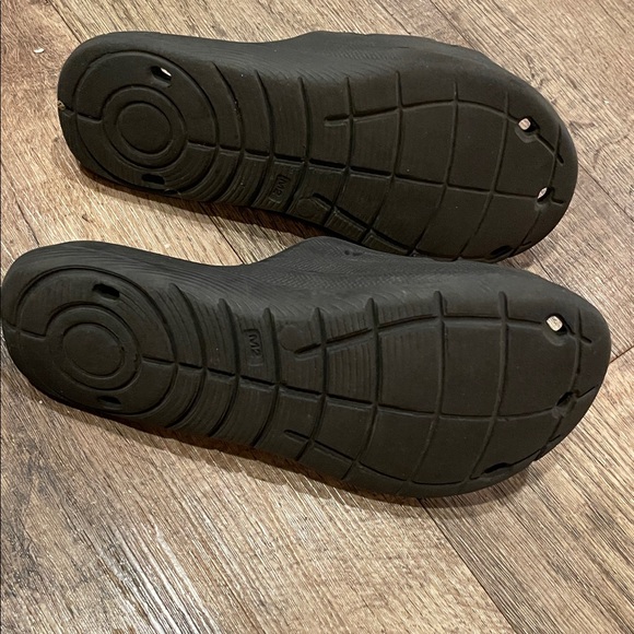 Under Armour Black Slides and Flip Flops Sandals Youth Boys Size 2 - Picture 3 of 10